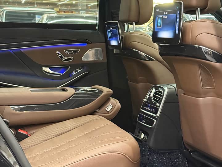 Фото 20 - Mercedes-Benz S-Class