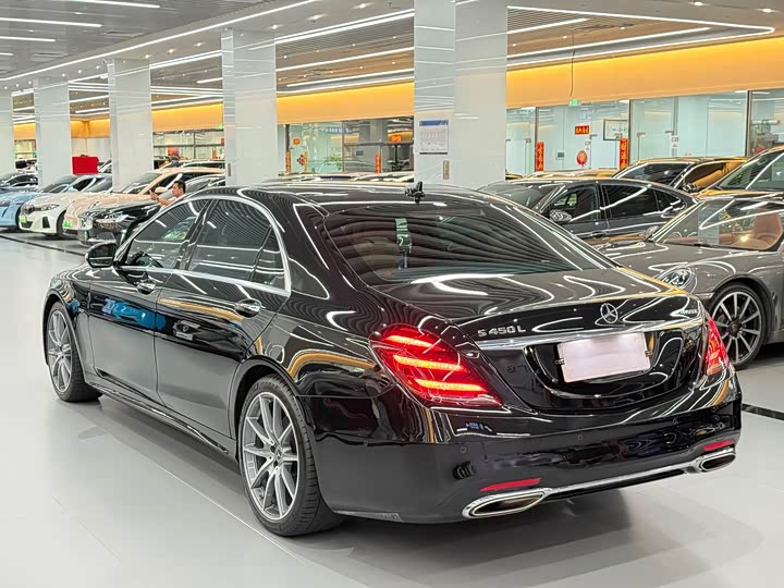 Фото 22 - Mercedes-Benz S-Class