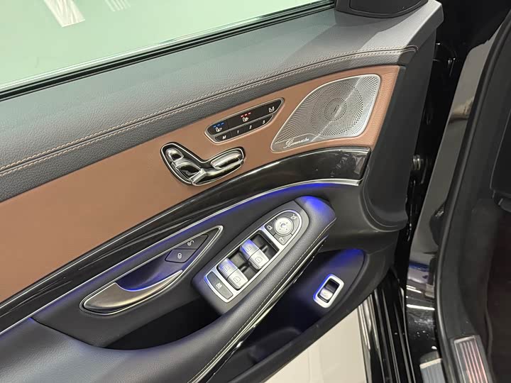 Фото 6 - Mercedes-Benz S-Class