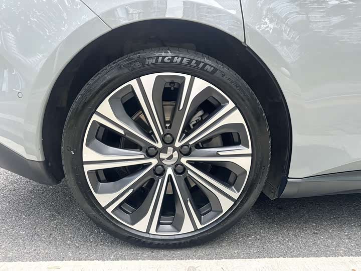 Фото 12 - Nio ET5T