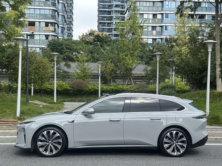 Фото 3 - Nio ET5T