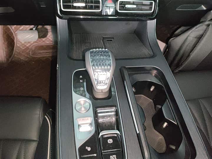 Фото 14 - GAC Trumpchi GS8