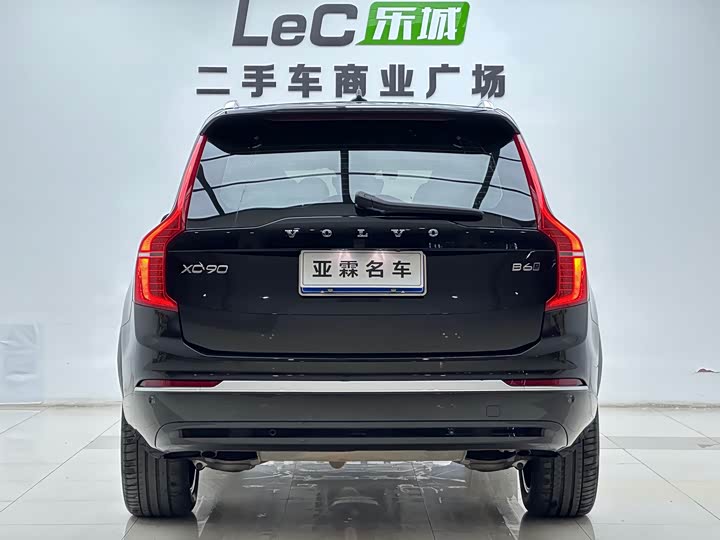 Фото 12 - Volvo XC90