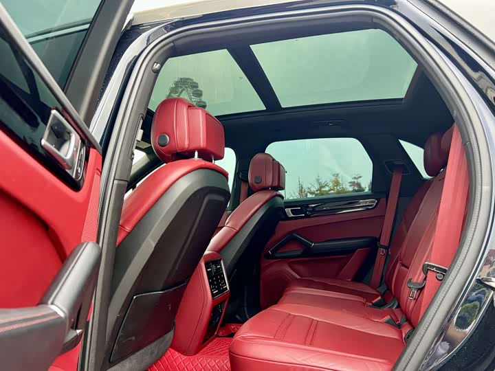 Фото 9 - Porsche Cayenne