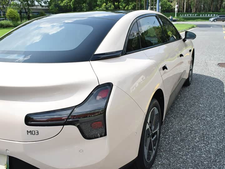 Фото 10 - XPeng Mona M03