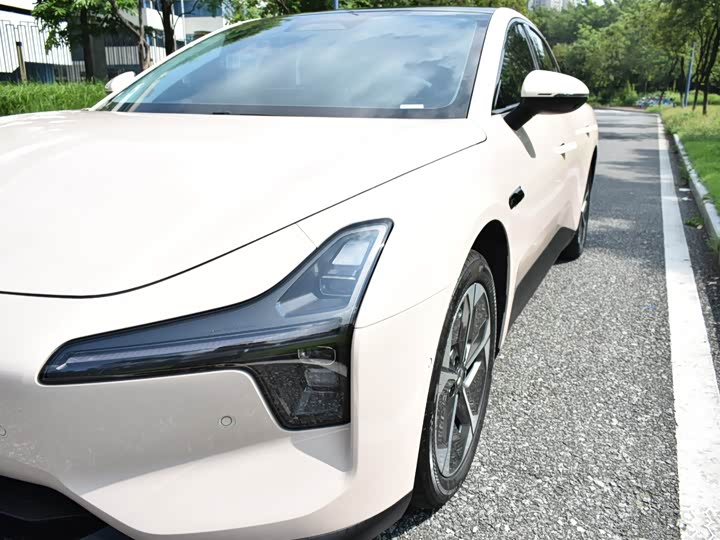 Фото 9 - XPeng Mona M03