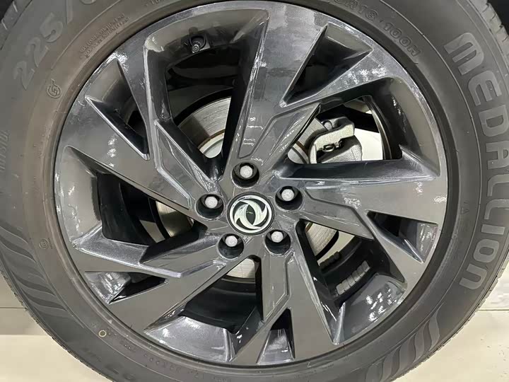 Фото 15 - Dongfeng Aeolus L7