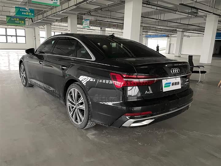 Фото 4 - Audi A6L