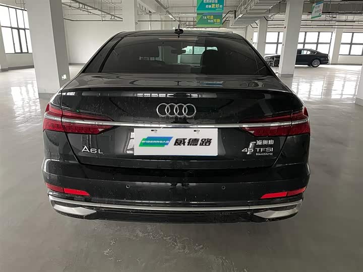 Фото 5 - Audi A6L