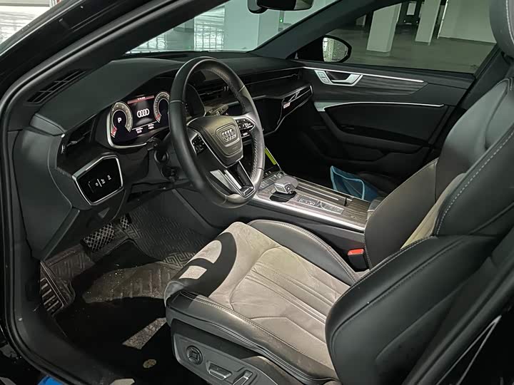 Фото 7 - Audi A6L