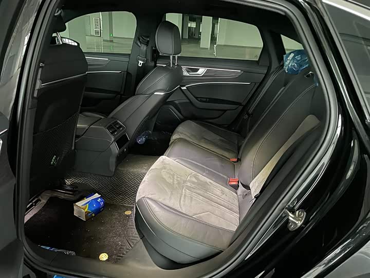 Фото 9 - Audi A6L