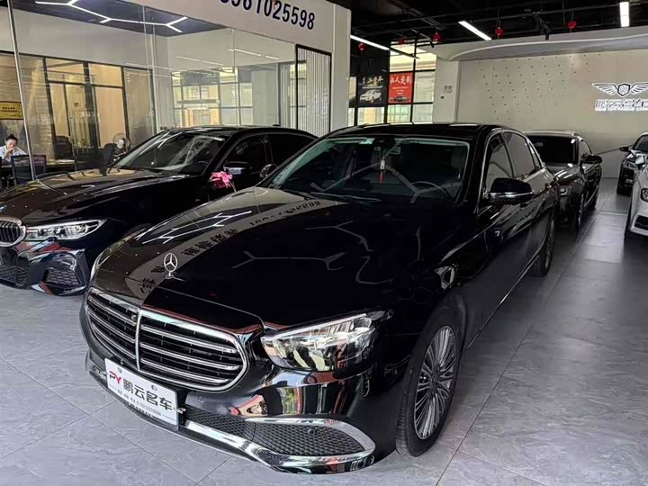 Фото 1 - Mercedes-Benz E-Class