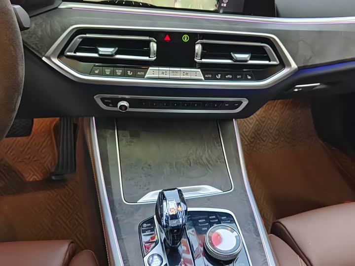 Фото 15 - BMW X5