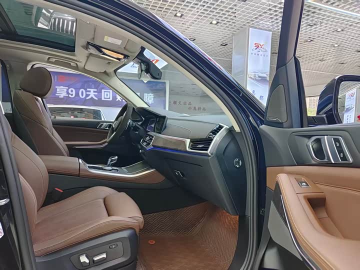 Фото 16 - BMW X5