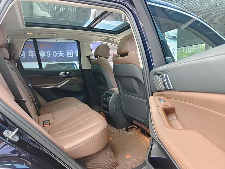 Фото 18 - BMW X5