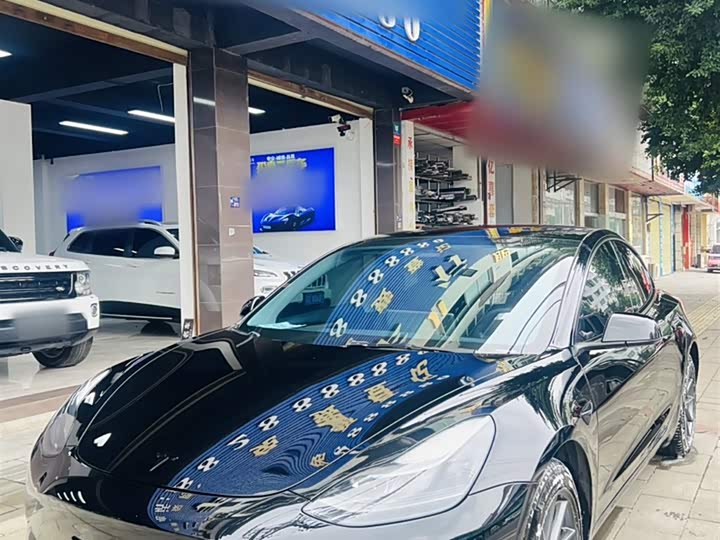 Фото 1 - Tesla Model 3