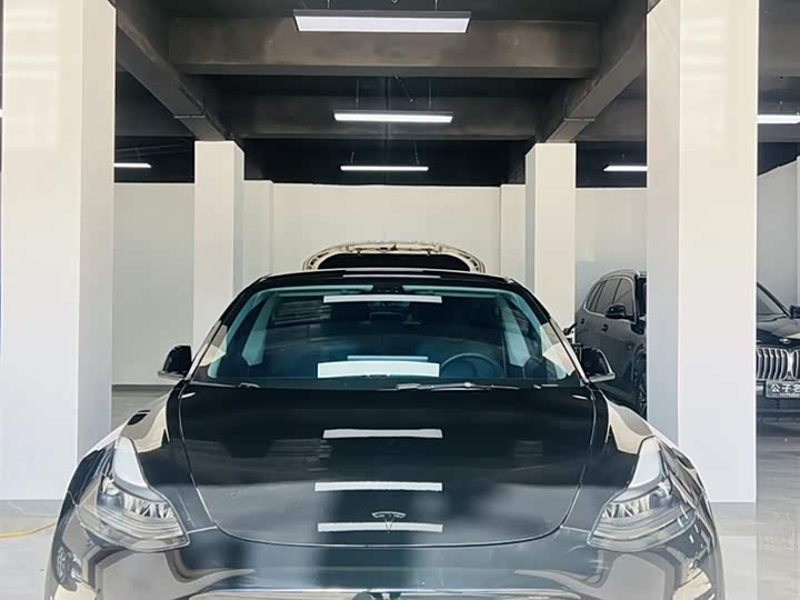 Фото 5 - Tesla Model 3