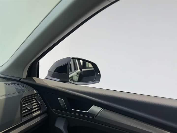 Фото 12 - Audi Q5L