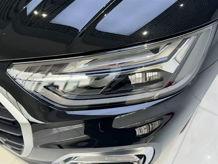 Фото 16 - Audi Q5L