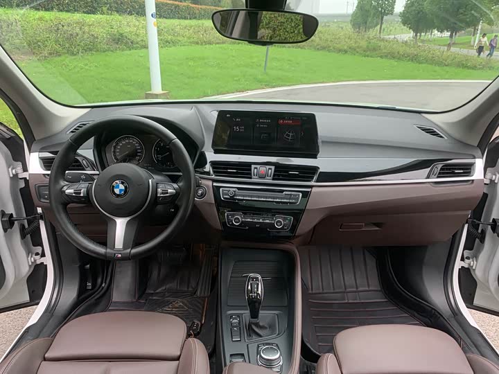 Zdjęcie 9 - BMW X1