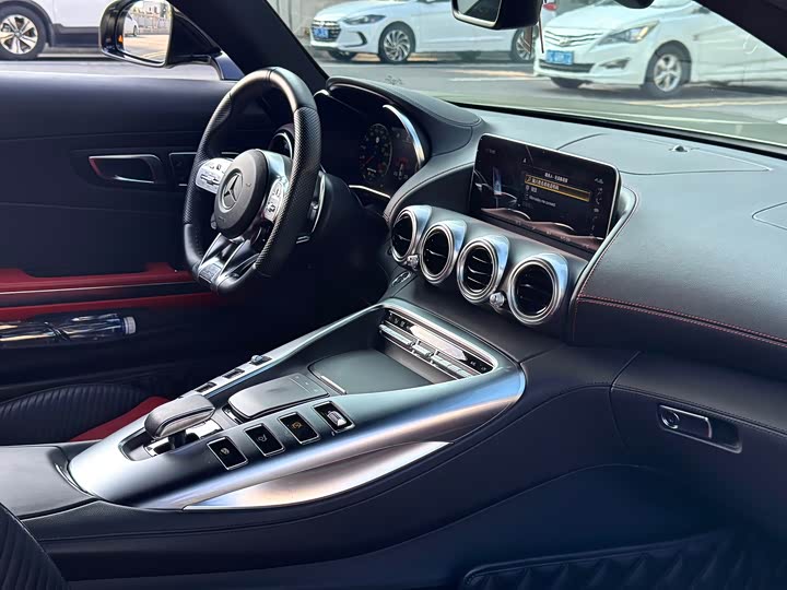 Фото 9 - Mercedes-Benz AMG GT