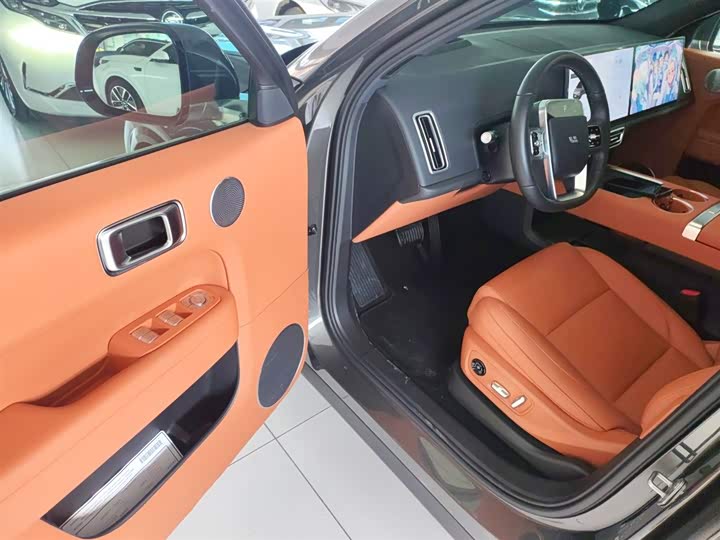 Фото 16 - LiXiang L6