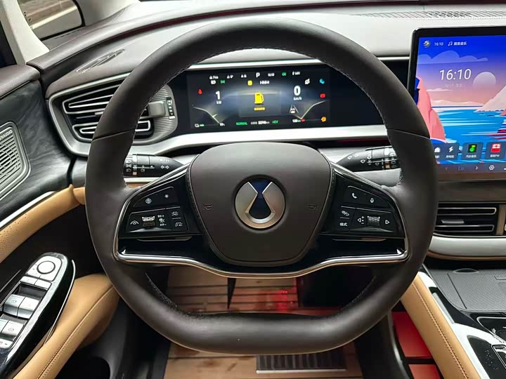 Фото 7 - Denza D9