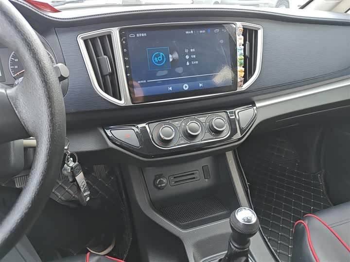 Фото 13 - Dongfeng Forthing Lingzhi M5