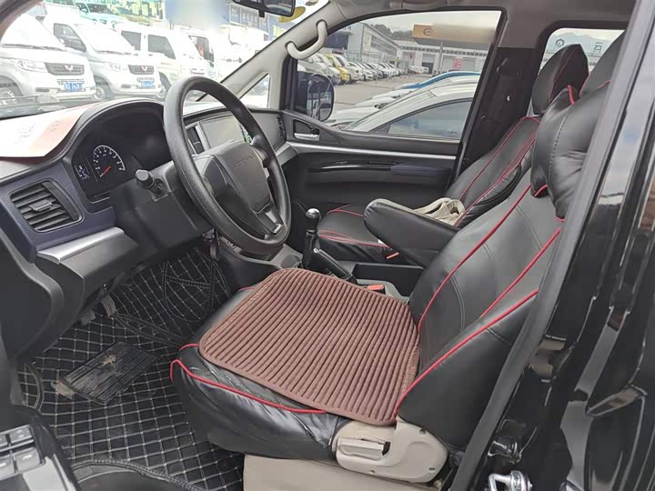 Фото 15 - Dongfeng Forthing Lingzhi M5