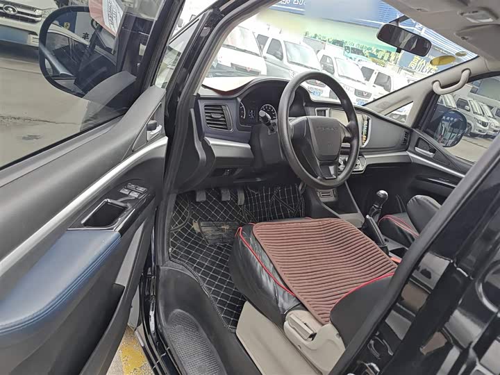 Фото 16 - Dongfeng Forthing Lingzhi M5