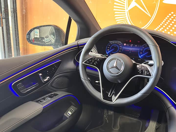 Фото 10 - Mercedes-Benz EQS