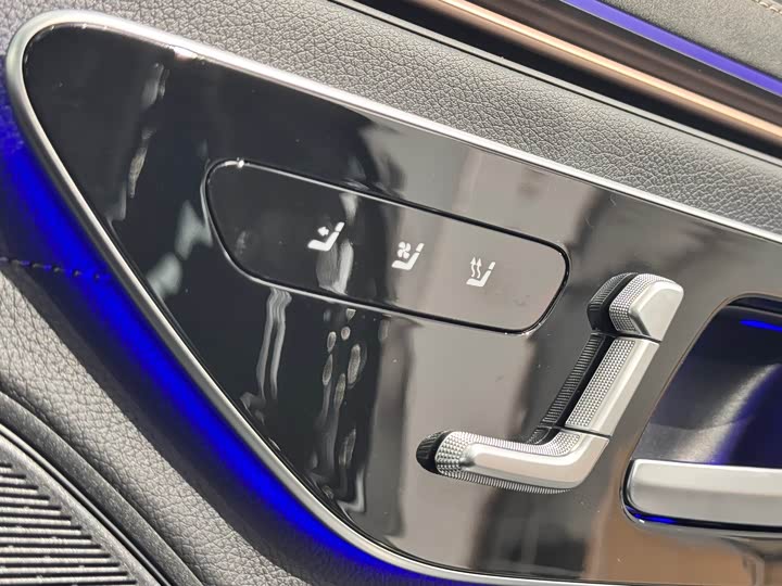 Фото 14 - Mercedes-Benz EQS