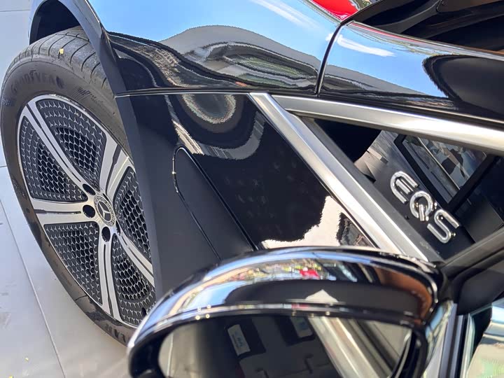 Фото 18 - Mercedes-Benz EQS