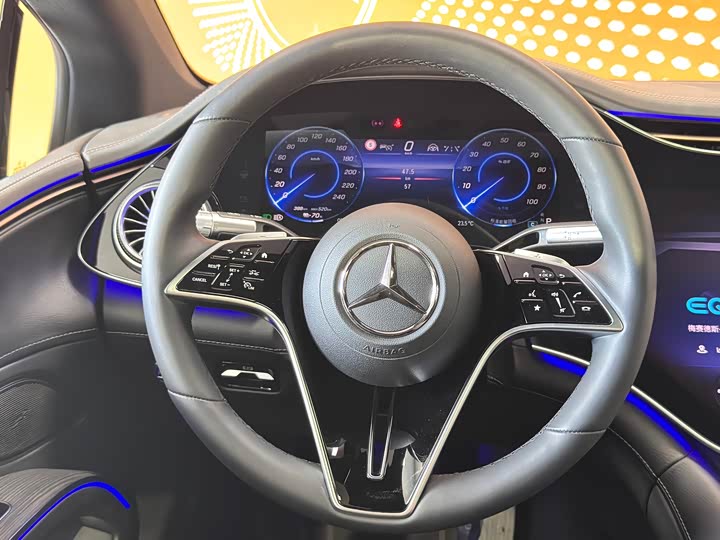 Фото 9 - Mercedes-Benz EQS