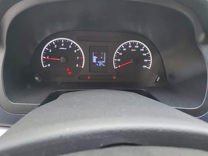 Фото 5 - Dongfeng Forthing Lingzhi M5