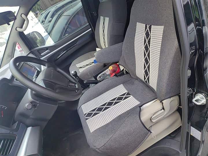 Фото 8 - Dongfeng Forthing Lingzhi M5