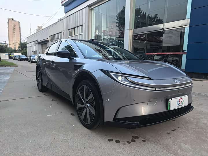 Фото 3 - Toyota bZ5