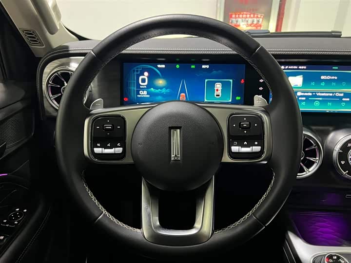 Фото 17 - Tank 300