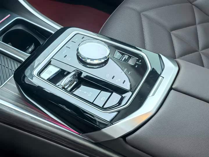 Фото 11 - BMW 7 Series