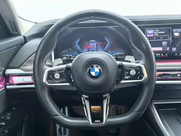 Фото 14 - BMW 7 Series