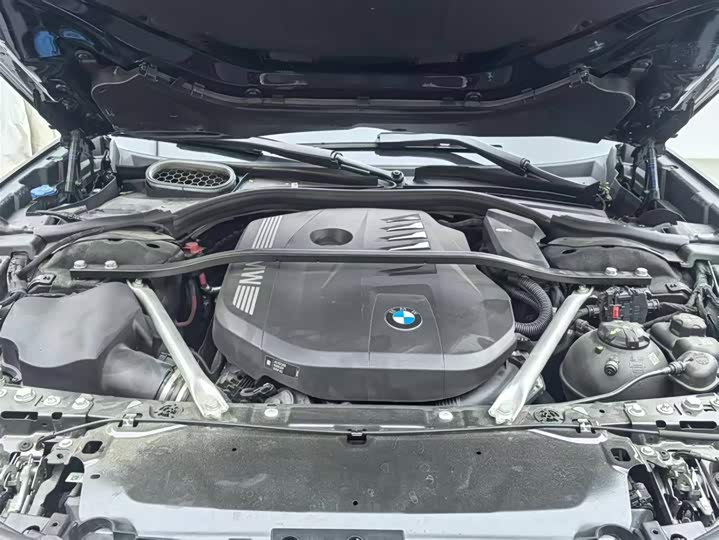 Фото 17 - BMW 7 Series