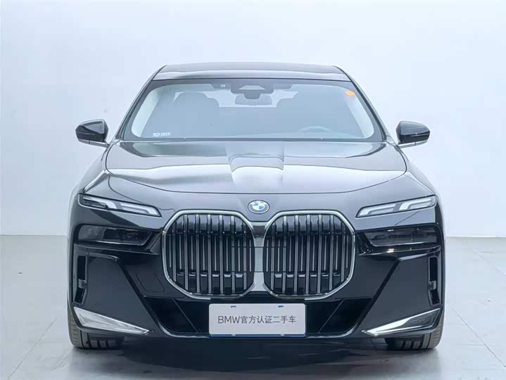 Фото 2 - BMW 7 Series
