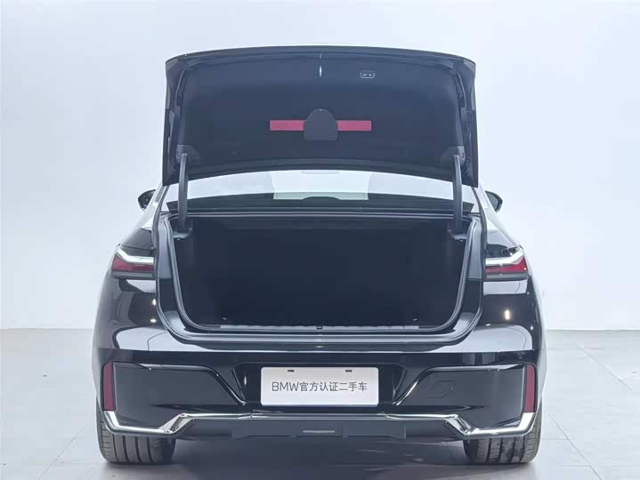 Фото 6 - BMW 7 Series