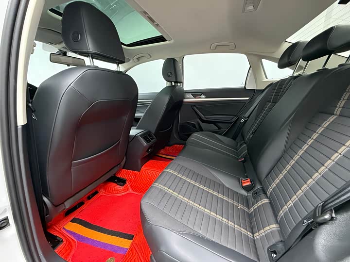 Фото 10 - Volkswagen Lavida