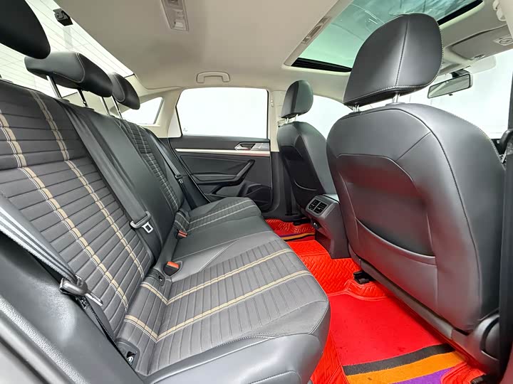 Фото 11 - Volkswagen Lavida