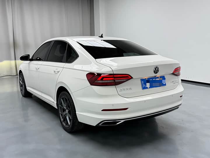 Фото 12 - Volkswagen Lavida