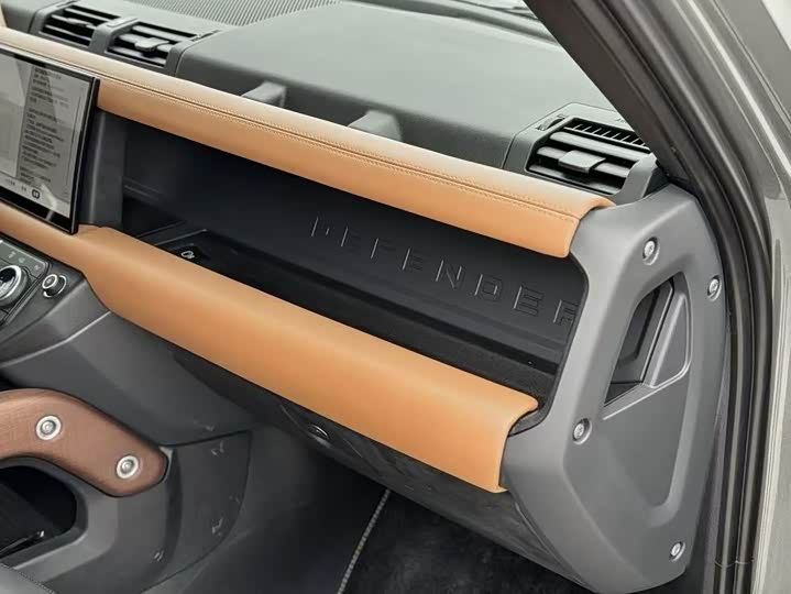 Фото 14 - Land Rover Defender