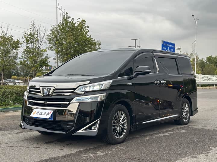 Фото 1 - Toyota Vellfire