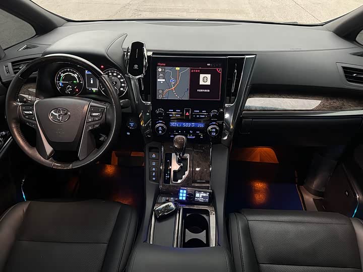 Фото 14 - Toyota Vellfire