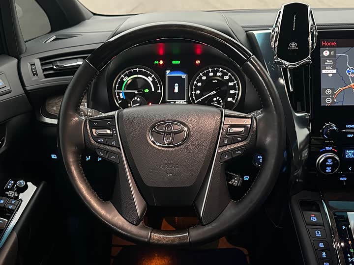 Фото 16 - Toyota Vellfire